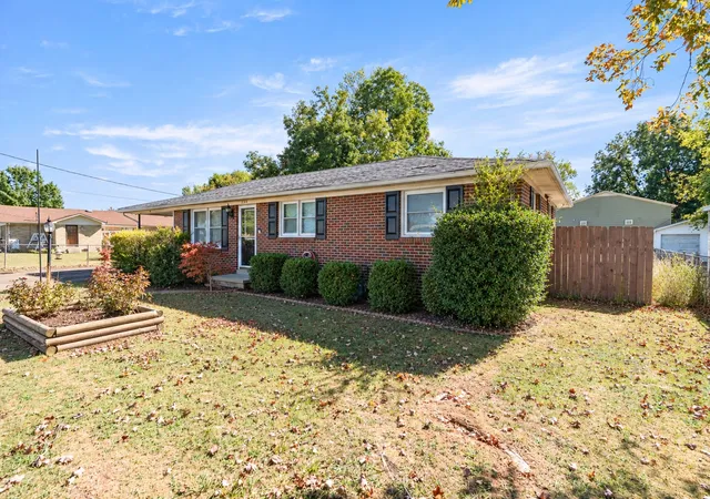 Photo 2 of Single family home for sale at 205 Jackson St, Lawrenceburg, TN 38464 | MLS# 3619192 | Listing updated on 2026-10-23