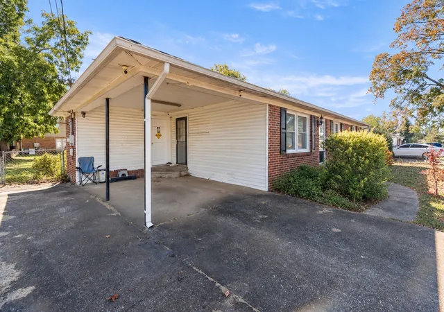 Photo 3 of Single family home for sale at 205 Jackson St, Lawrenceburg, TN 38464 | MLS# 3619192 | Listing updated on 2026-10-23