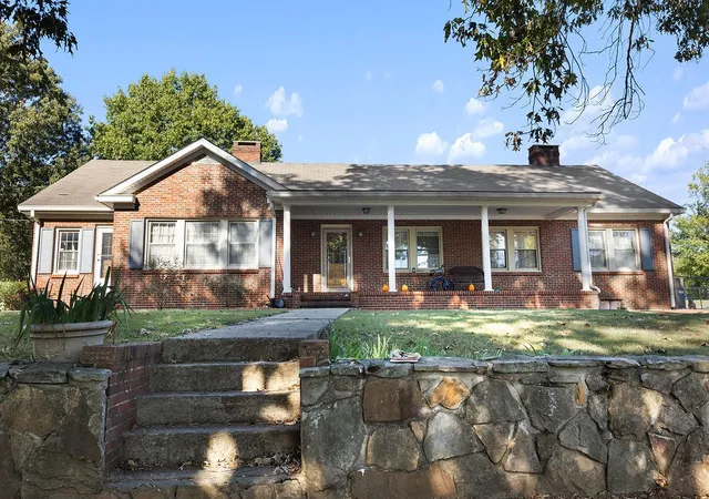 Photo 2 of Single family home for sale at 1893 Beersheba Hwy, Mc Minnville, TN 37110 | MLS# 3613183 | Listing updated on 2026-10-10