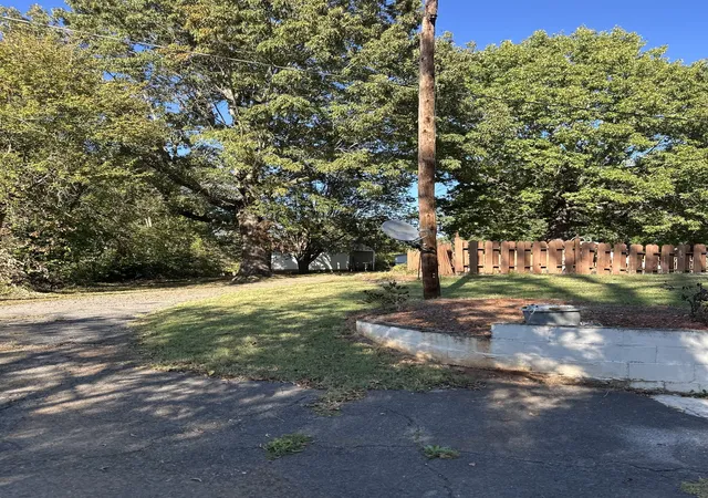 Photo 3 of Single family home for sale at 1893 Beersheba Hwy, Mc Minnville, TN 37110 | MLS# 3613183 | Listing updated on 2026-10-07