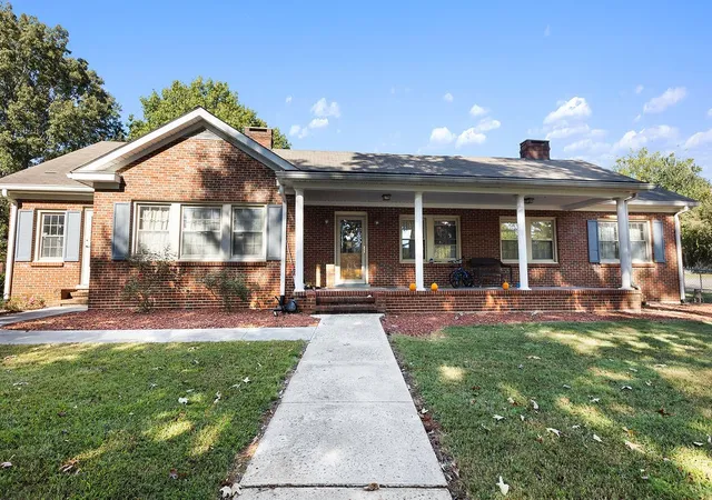 Photo 3 of Single family home for sale at 1893 Beersheba Hwy, Mc Minnville, TN 37110 | MLS# 3613183 | Listing updated on 2026-10-10