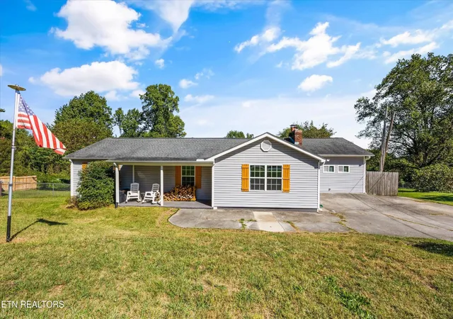 Photo 2 of Single family home for sale at 4300 Browder Holw Rd, Lenoir City, TN 37771 | MLS# 3613127 | Listing updated on 2026-10-08