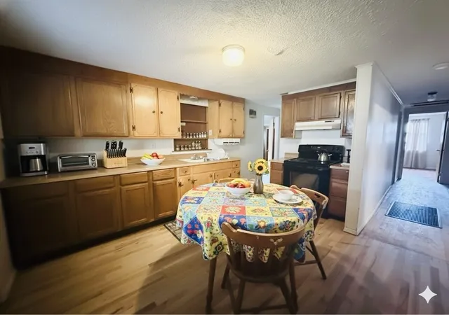 Photo 3 of Single family home for sale at 1011 Massengill St, Winchester, TN 37398 | MLS# 3613169 | Listing updated on 2026-10-07