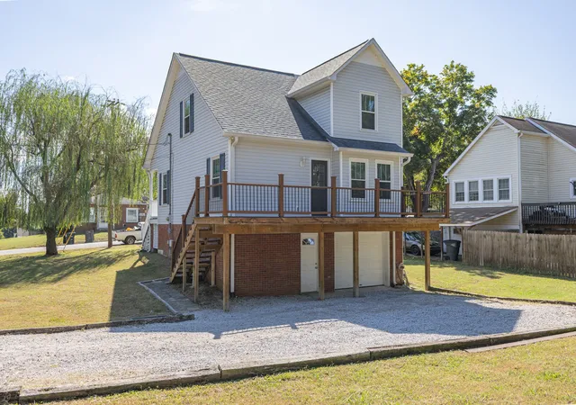 Photo 3 of Single family home for sale at 319 7th Avenue, Columbia, TN 38401 | MLS# 3613180 | Listing updated on 2026-10-28