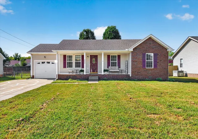 Photo 1 of Single family home for sale at 3458 Kingfisher Dr, Clarksville, TN 37042 | MLS# 3618832 | Listing updated on 2026-10-10