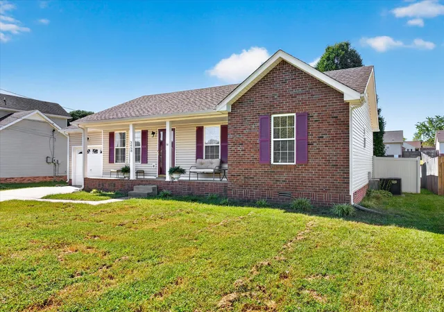 Photo 3 of Single family home for sale at 3458 Kingfisher Dr, Clarksville, TN 37042 | MLS# 3618832 | Listing updated on 2026-10-10