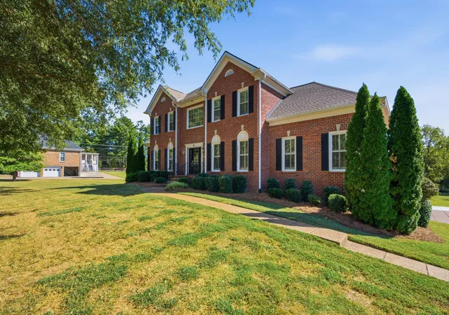 Photo 1 of Single family home for sale at 2405 Douglass Glen Ln, Franklin, TN 37064 | MLS# 3615069 | Listing updated on 2026-10-09
