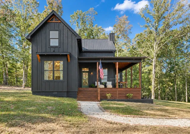 Photo 1 of Single family home for sale at 7505 Highway 100, Bon Aqua, TN 37025 | MLS# 3613200 | Listing updated on 2026-10-09
