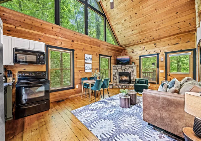 Photo 1 of Single family home for sale at 1420 Silver Poplar Ln, Sevierville, TN 37876 | MLS# 3615357 | Listing updated on 2026-10-08