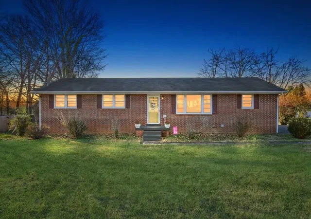 Photo 1 of Single family home for sale at 104 Burrum Dr, Shelbyville, TN 37160 | MLS# 3613210 | Listing updated on 2026-10-07