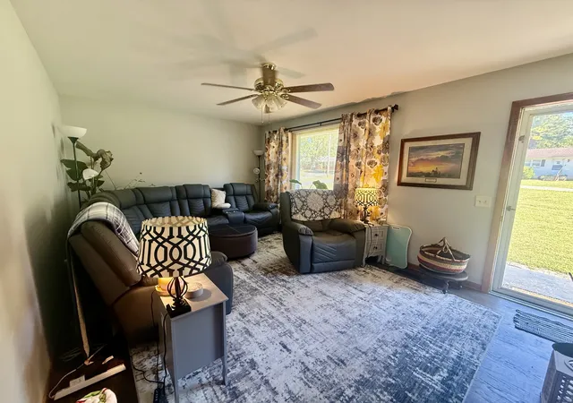 Photo 3 of Single family home for sale at 104 Burrum Dr, Shelbyville, TN 37160 | MLS# 3613210 | Listing updated on 2026-10-07