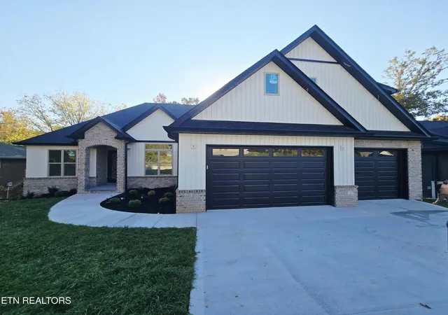 Single family home for sale at 134 Amohi Way, Loudon, TN 37774 | MLS# 3613215