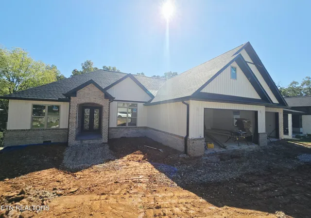 Photo 2 of Single family home for sale at 134 Amohi Way, Loudon, TN 37774 | MLS# 3613215 | Listing updated on 2026-10-08