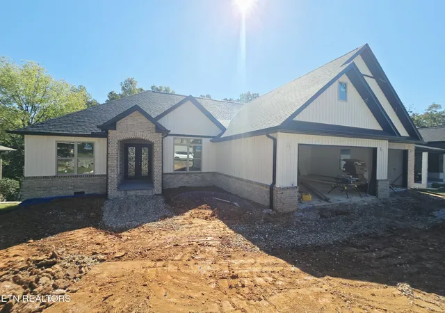 Photo 3 of Single family home for sale at 134 Amohi Way, Loudon, TN 37774 | MLS# 3613215 | Listing updated on 2026-10-08