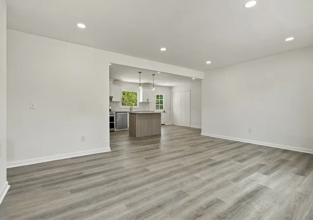 Photo 1 of Single family home for sale at 106 Cedarcrest Dr, Hendersonville, TN 37075 | MLS# 3618852 | Listing updated on 2026-10-09