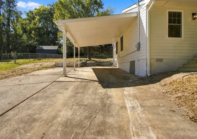 Photo 3 of Single family home for sale at 207 Edgewood Ave, Mount Pleasant, TN 38474 | MLS# 3615286 | Listing updated on 2026-10-09