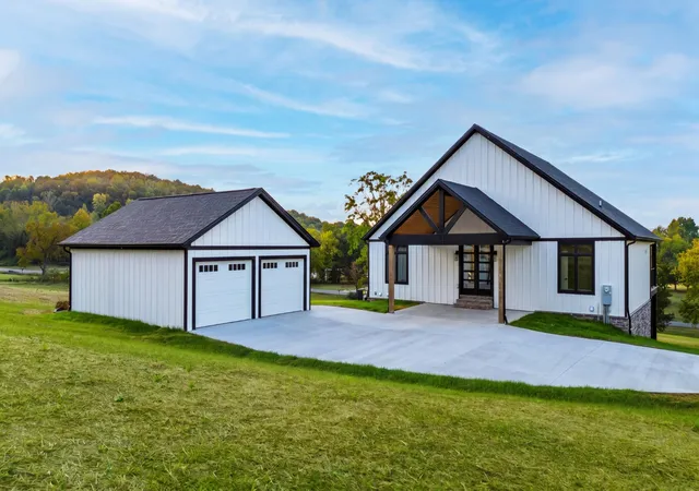Photo 3 of Single family home for sale at 19 Massey Rd, Carthage, TN 37030 | MLS# 3615294 | Listing updated on 2026-10-08