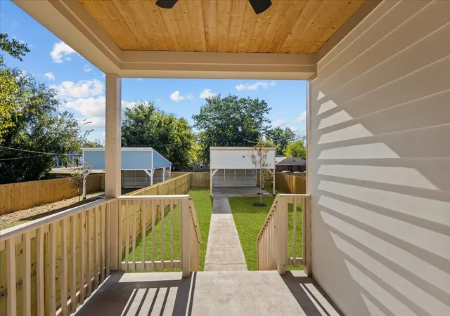 Photo 3 of Single family home for sale at 1711 14th Avenue N, Nashville, TN 37208 | MLS# 3613290 | Listing updated on 2026-10-23