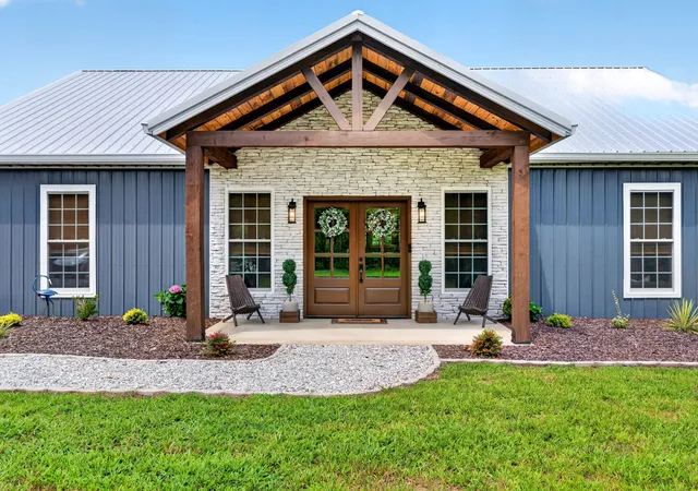 Photo 2 of Single family home for sale at 3931 Highway 231, Erin, TN 37061 | MLS# 3613273 | Listing updated on 2026-10-21