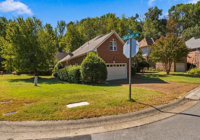Photo 2 of Single family home for sale at 4952 Tulip Grv Ln, Hermitage, TN 37076 | MLS# 3613272 | Listing updated on 2026-10-08