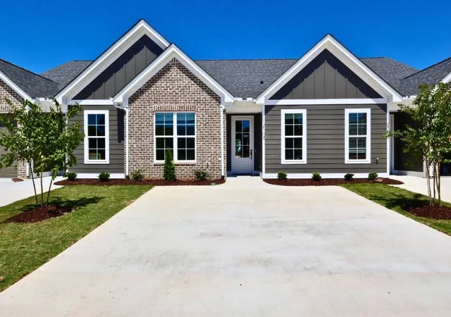 Photo 2 of Townhouse for sale at 2093 Shady Ln Ne, Cleveland, TN 37312 | MLS# 3613258 | Listing updated on 2026-10-08