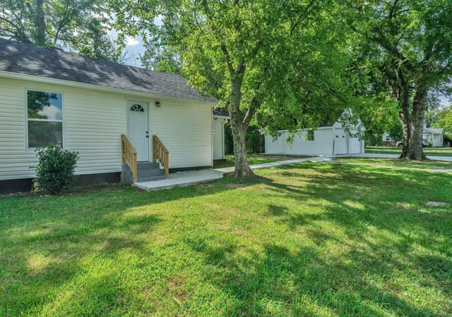 Photo 2 of Single family home for sale at 302 Maple St, Madison, TN 37115 | MLS# 3613309 | Listing updated on 2026-10-08