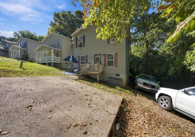 Photo 3 of Single family home for sale at 915 Sylvan Ave, Chattanooga, TN 37411 | MLS# 3613308 | Listing updated on 2026-10-09