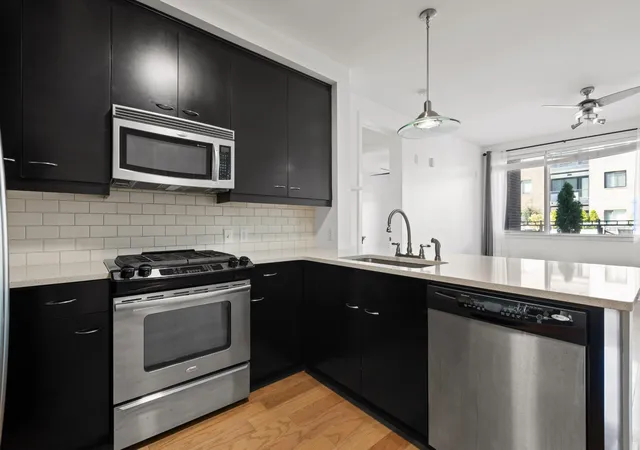 Photo 4 of Condo for sale at 200 Manufacturers Rd #221, Chattanooga, TN 37405 | MLS# 3613311 | Listing updated on 2026-10-08