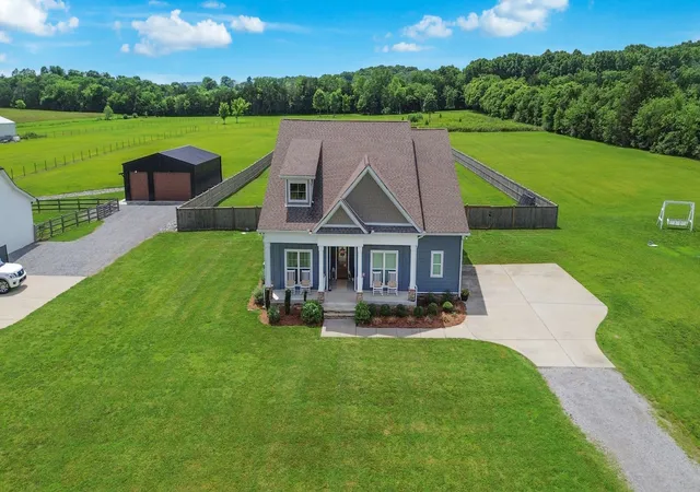 Photo 3 of Single family home for sale at 7890 Poplar Hl Rd, Watertown, TN 37184 | MLS# 3614411 | Listing updated on 2026-10-08