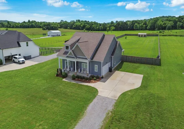 Photo 3 of Single family home for sale at 7890 Poplar Hl Rd, Watertown, TN 37184 | MLS# 3614411 | Listing updated on 2026-10-08
