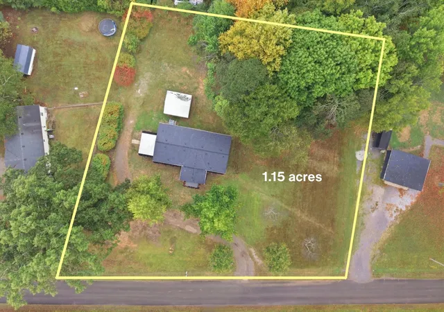 Photo 3 of Manufactured home for sale at 1062 Caps Rdg, Dickson, TN 37055 | MLS# 3614417 | Listing updated on 2026-10-09