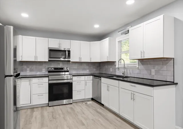 Photo 2 of Single family home for sale at 405 Dempsey Ln, Rossville, GA 30741 | MLS# 3614439 | Listing updated on 2026-10-08