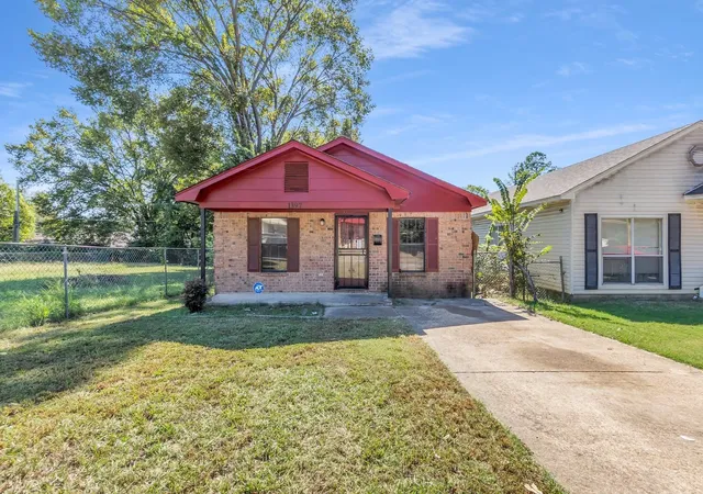 Photo 1 of Single family home for sale at 1397 Gill Ave, Memphis, TN 38106 | MLS# 3614479 | Listing updated on 2026-10-08