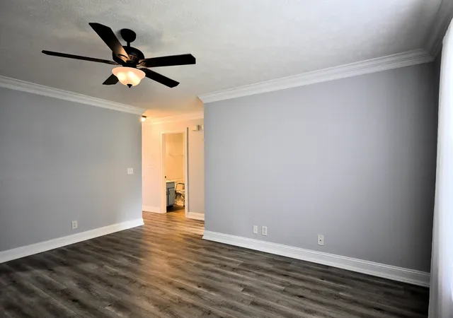 Listing Photo 5 - Condo for sale in building located at 135 Excell Rd, Clarksville, TN 37043 - Unit #402