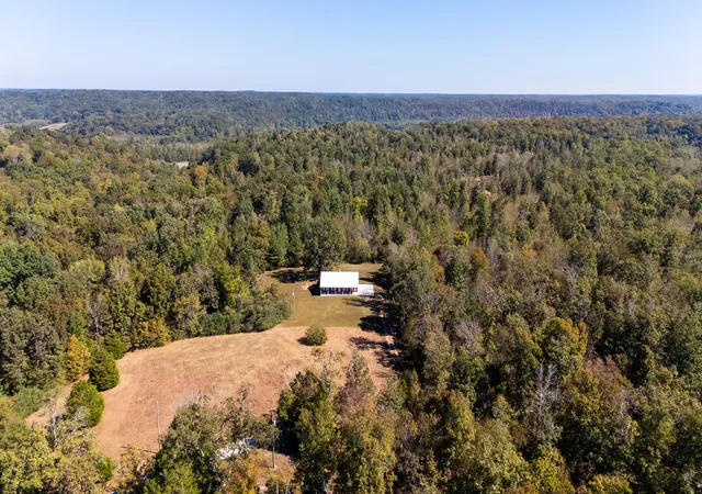 Photo 3 of Single family home for sale at 1036 Mason Bates Bnd Rd, Centerville, TN 37033 | MLS# 3615607 | Listing updated on 2026-10-09