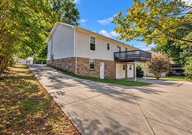 Photo 3 of Single family home for sale at 740 Acorn Dr, Clarksville, TN 37043 | MLS# 3615290 | Listing updated on 2026-10-10