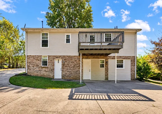 Photo 4 of Single family home for sale at 740 Acorn Dr, Clarksville, TN 37043 | MLS# 3615290 | Listing updated on 2026-10-10