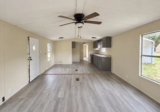 Photo 4 of Manufactured home for sale at 441 Crawford Cir, Sparta, TN 38583 | MLS# 3615229 | Listing updated on 2026-10-08