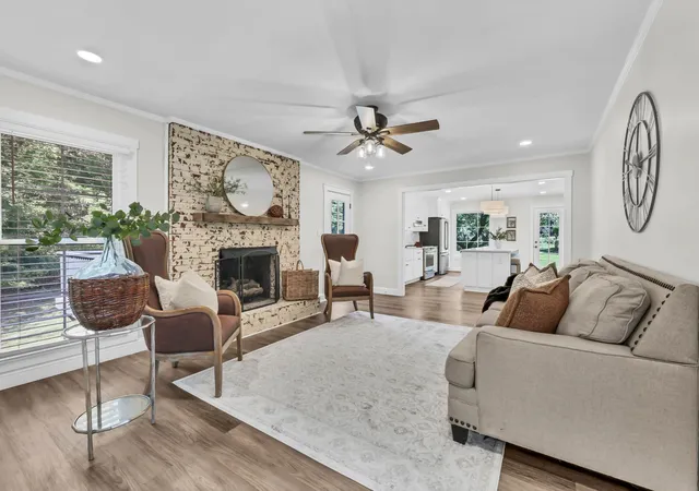 Photo 1 of Single family home for sale at 351 Hampshire Dr, Clarksville, TN 37043 | MLS# 3615159 | Listing updated on 2026-10-08