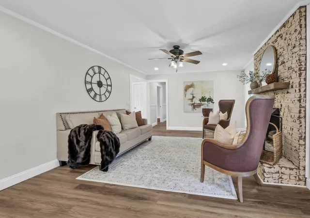 Photo 3 of Single family home for sale at 351 Hampshire Dr, Clarksville, TN 37043 | MLS# 3615159 | Listing updated on 2026-10-08