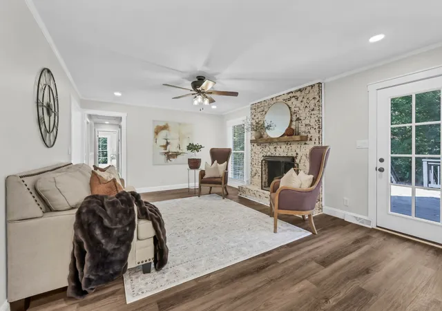 Photo 3 of Single family home for sale at 351 Hampshire Dr, Clarksville, TN 37043 | MLS# 3615159 | Listing updated on 2026-10-24