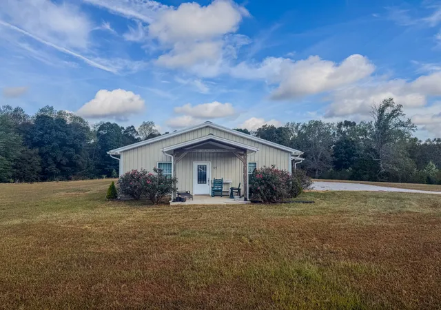 Photo 3 of House for sale at 97 Shannon Rd, Leoma, TN 38468 | MLS# 3614580 | Listing updated on 2026-10-08