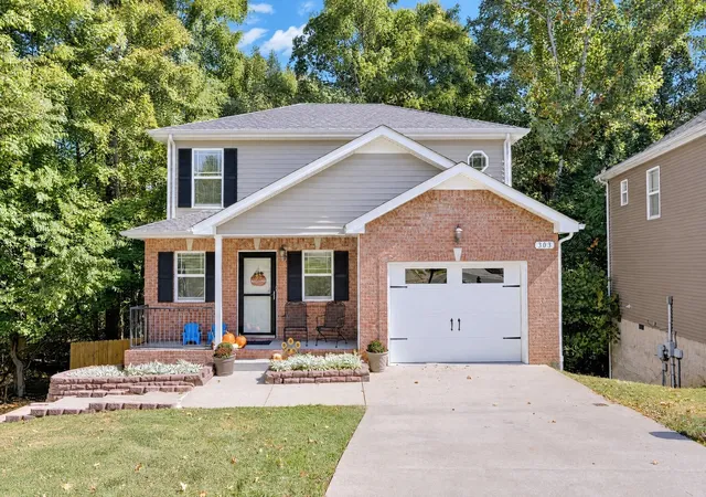 Single family home for sale at 303 David Dr, Clarksville, TN 37040 | MLS# 3615020