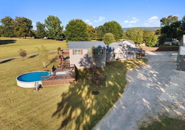 Photo 3 of Single family home for sale at 32 Mcgee Rd, Mc Minnville, TN 37110 | MLS# 3615087 | Listing updated on 2026-10-10
