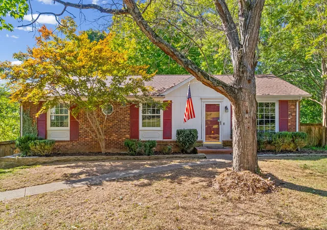 Photo 3 of Single family home for sale at 2030 Whitland Dr, Clarksville, TN 37043 | MLS# 3619467 | Listing updated on 2026-10-22