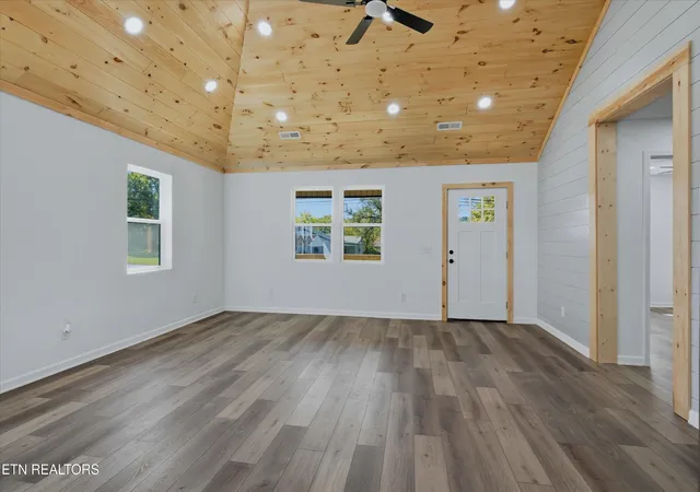 Photo 3 of Single family home for sale at 1100 8th Street, Etowah, TN 37331 | MLS# 3614568 | Listing updated on 2026-10-08