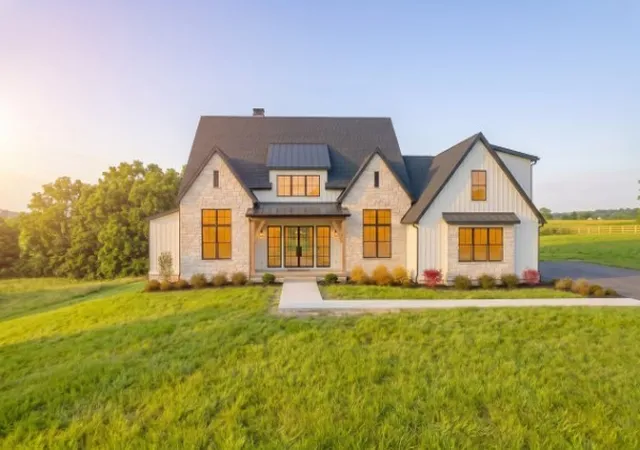 Photo 1 of Single family home for sale at 2 Santa Fe Pike, Santa Fe, TN 38482 | MLS# 3615033 | Listing updated on 2026-10-08