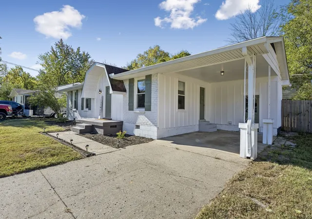 Photo 2 of Single family home for sale at 114 Brookside Dr, Hendersonville, TN 37075 | MLS# 3615104 | Listing updated on 2026-10-08