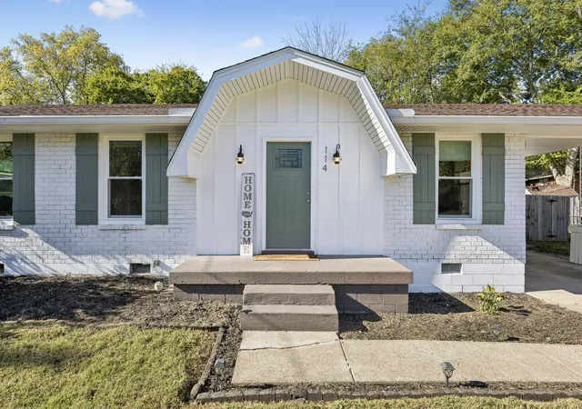 Photo 3 of Single family home for sale at 114 Brookside Dr, Hendersonville, TN 37075 | MLS# 3615104 | Listing updated on 2026-10-08