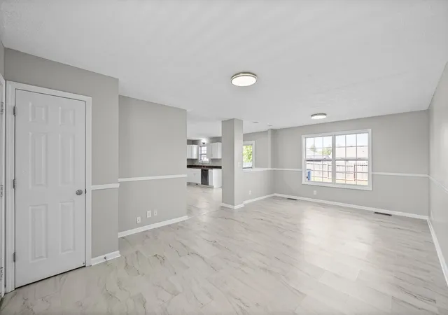 Photo 3 of Single family home for sale at 535 Fox Trot Dr, Clarksville, TN 37042 | MLS# 3621158 | Listing updated on 2026-10-16